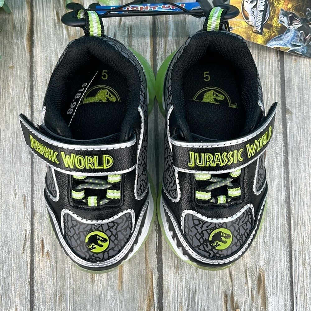 Jurassic World Baby Boys Athletic Light-up Sneaker Shoes Size 5